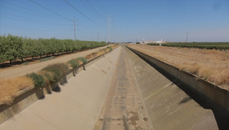 Cement structure to transport water