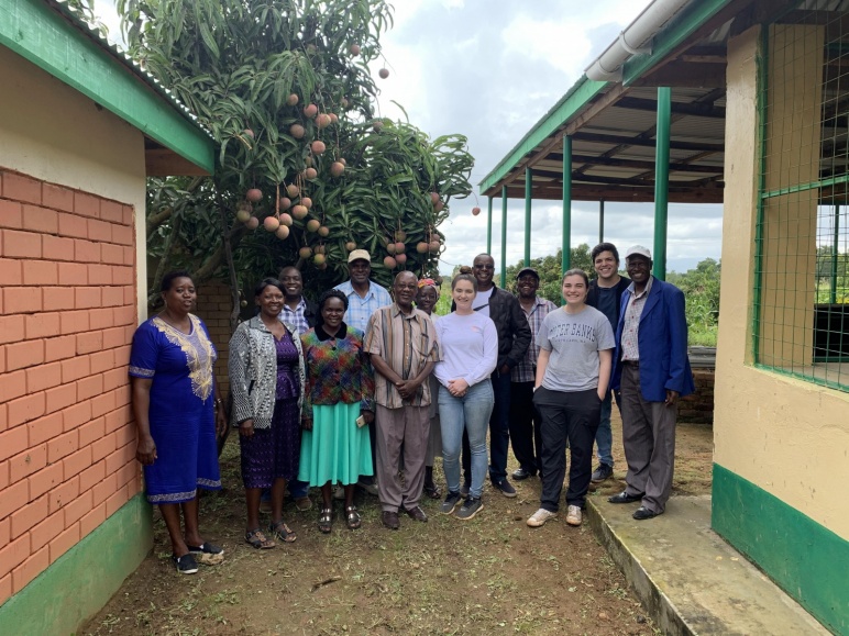 Image of MIT and University of Nairobi students with members of a farming cooperative