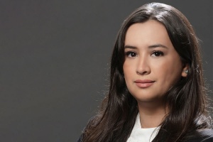 Headshot of Amna Fatani
